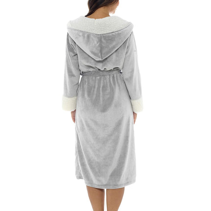 Slumber Hut® Winter Womens Bathrobe uk